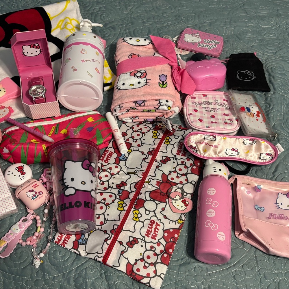 Hello Kitty Pink and White Accessory Set